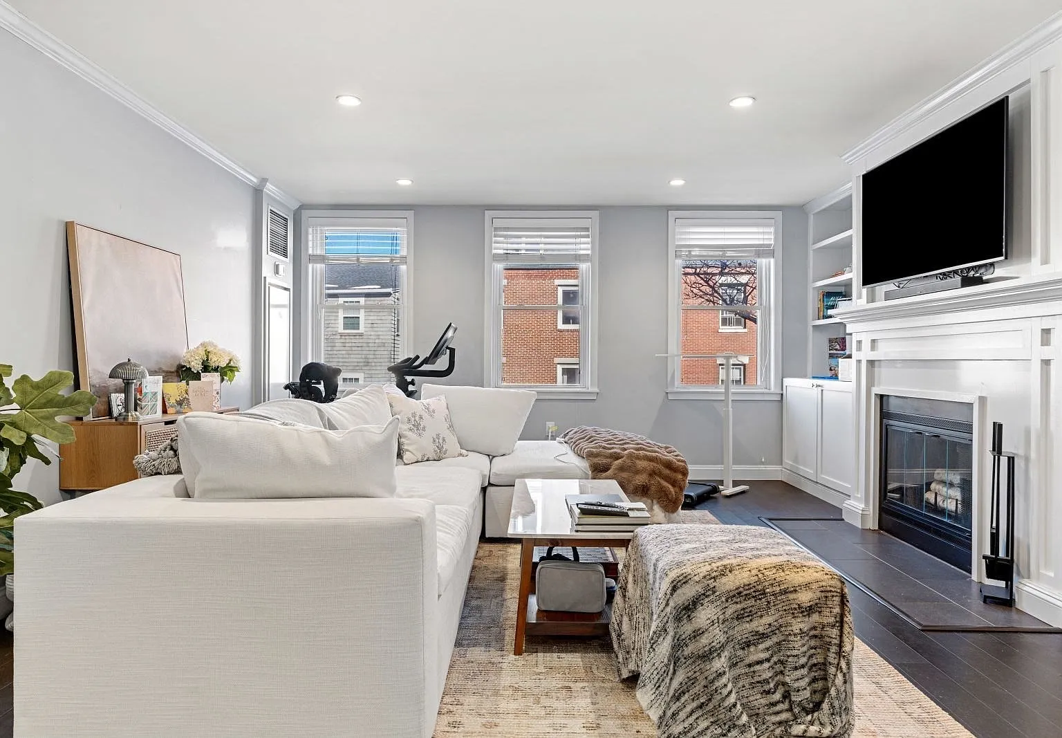 1 bed, 1.0 bath, 785 sqft, $3,650 — Photo 2