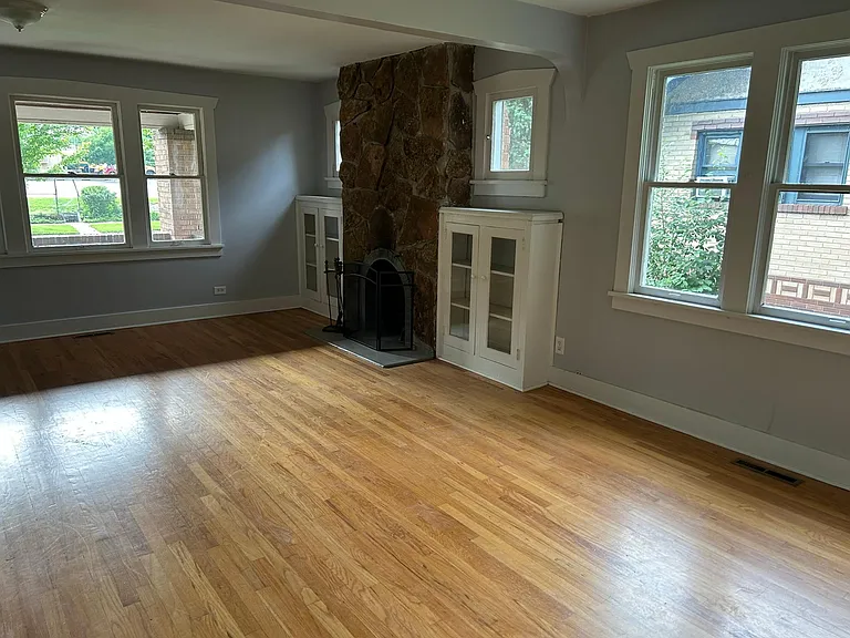 2225 S Logan St — Photo 5