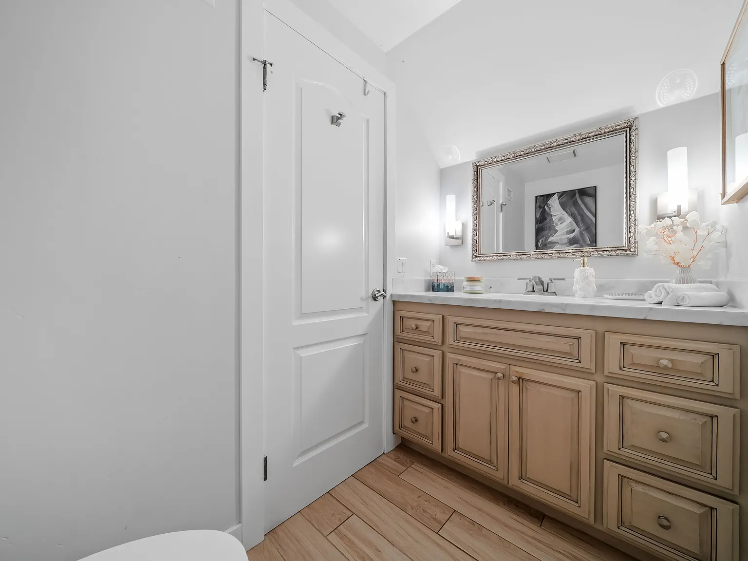 3 bed, 1882 sqft, $8,900 — Photo 4