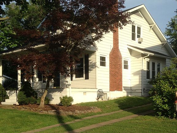 2nd image of 210 Winn St