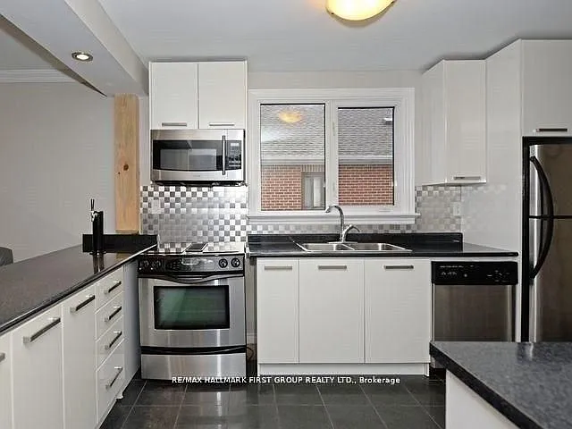 1018 Hortop St — Photo 3