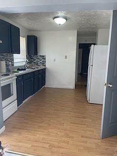 3rd image of 832 Marvin Ave