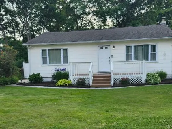 54 Hackensack Road, Mastic Beach, NY 11951