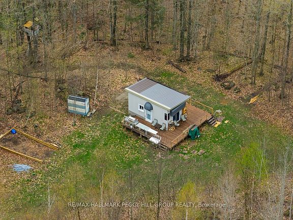 5th image of 2442 Champlain Rd