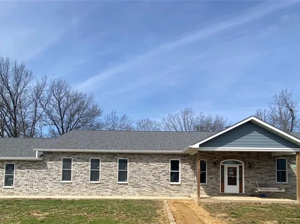 1445 Mount Zion Ave, Greenville, IL 62246