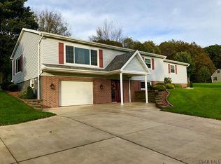 138 Country Side Ln, Johnstown, PA 15904