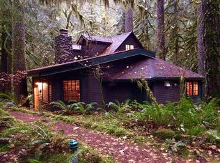 27995 E Road 20, Rhododendron, OR 97049