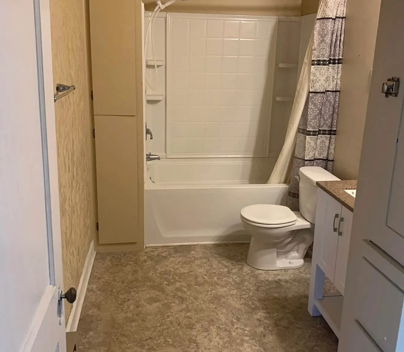 2 bed, 1100 sqft, $1,100 — Photo 4
