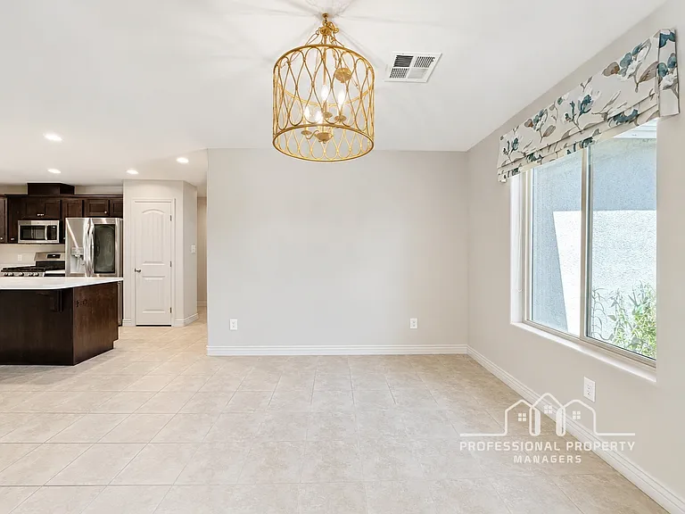 10203 E 34th Pl — Photo 4