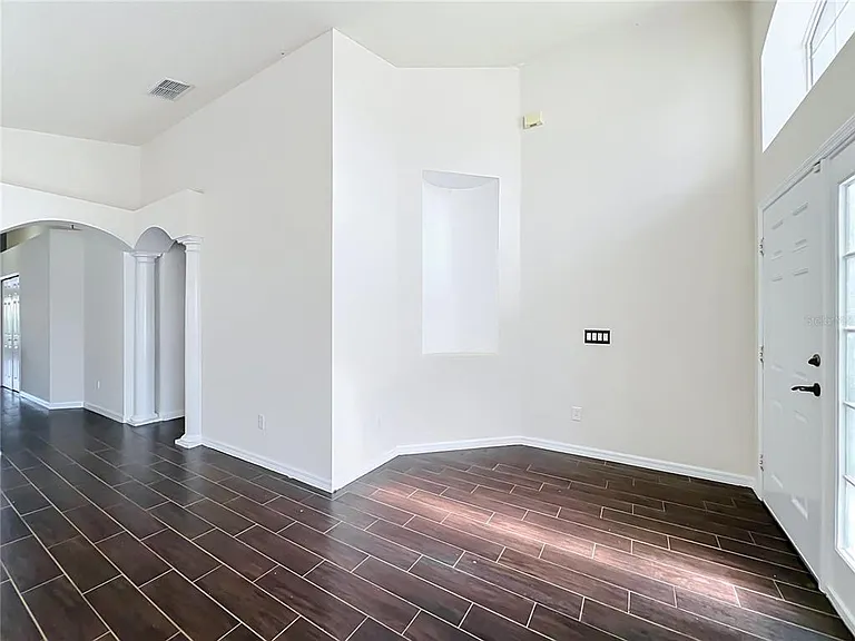 1045 Willow Branch Dr — Photo 9