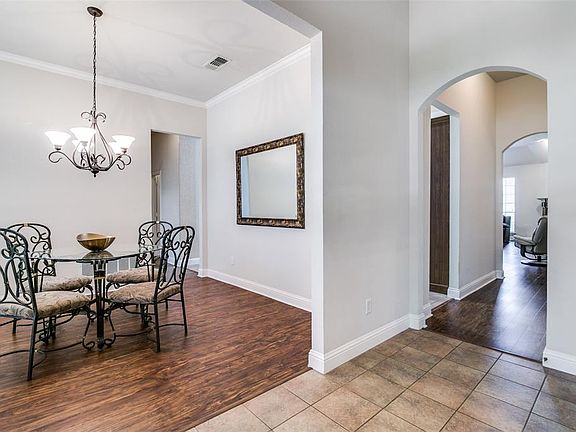 5th image of 5905 Crestberry Ln