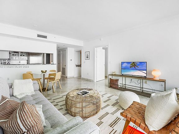 5th image of 540 West Ave APT 812