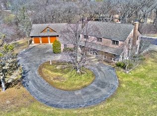 61 Windrush Ln, Barrington, IL 60010