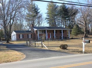 300 Walker Rd, Great Falls, VA 22066