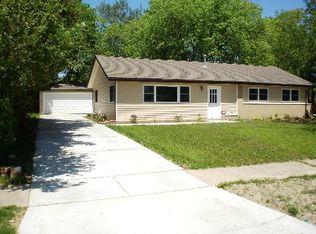 280 Navajo Ln, Hoffman Estates, IL