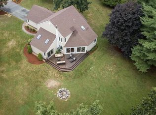 4 Rourke Ln, Lynnfield, MA 01940