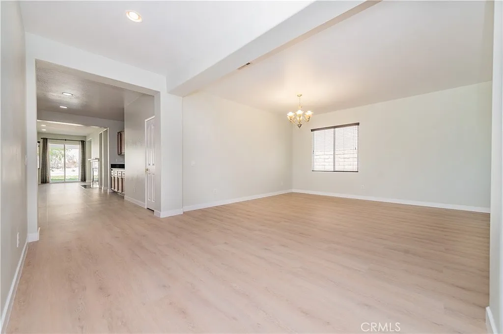 4 bed, 2579 sqft, $4,000 — Photo 4