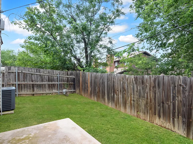 2403 Skylark Cir — Photo 14
