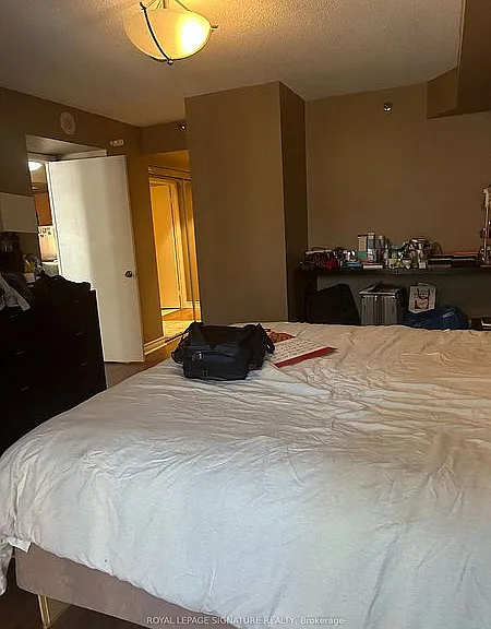 200 Victoria St #1518 — Photo 15
