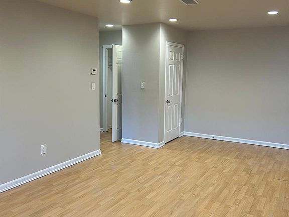 3rd image of 617 Kennedy Drive