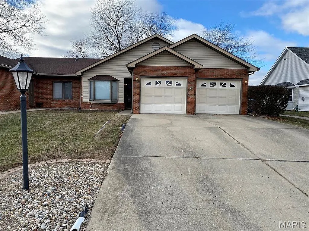3 bed, 3.0 bath, 1800 sqft, $2,000 — Photo 1