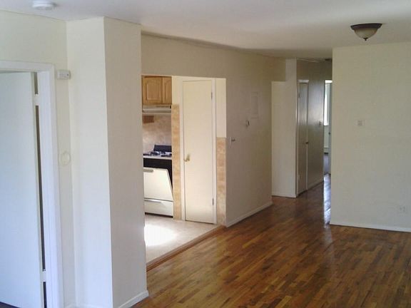3rd image of 3001 Olinville Ave APT 2