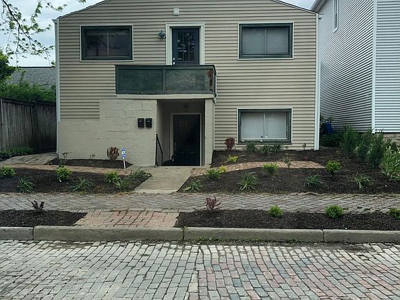 2nd image of 516 E Sycamore St