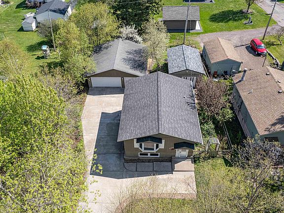2nd image of 5306 Ivanhoe St