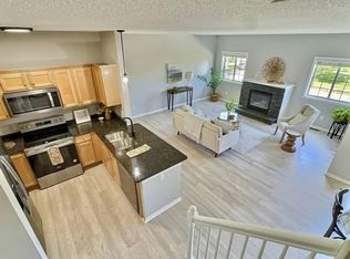 17595 Hackberry Ct, Eden Prairie, MN 55347