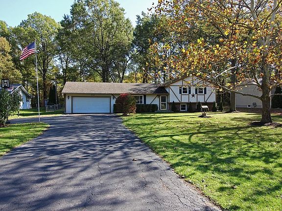 4th image of 332 N Belmar Dr
