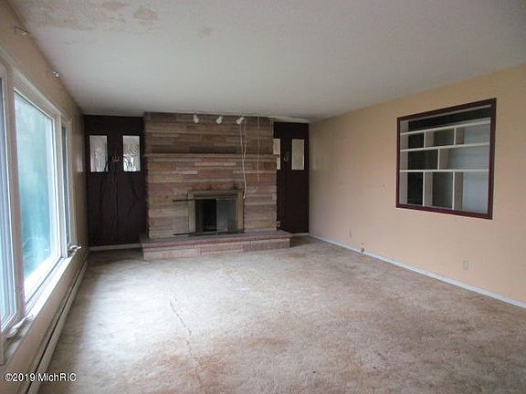 2nd image of 24946 Morton St