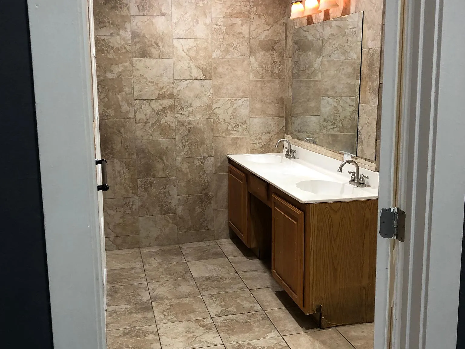 3 bed, 2106 sqft, $2,300 — Photo 4