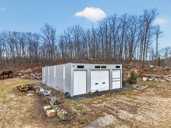 2nd image of 545 Grape Hollow Road
