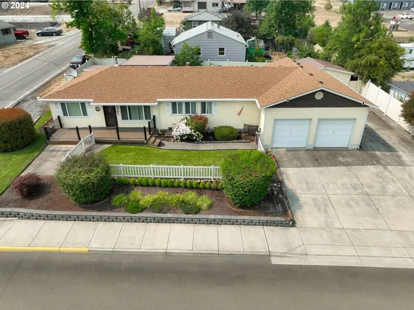 712 E 4th Ave, Riddle, OR 97469