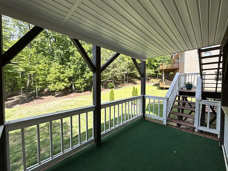 15816 Feeny Ct — Photo 32