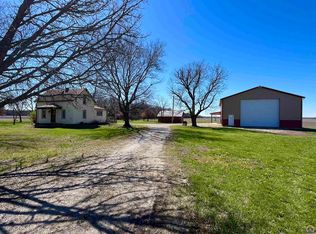 1645 10th Rd, Burlington, KS 66839
