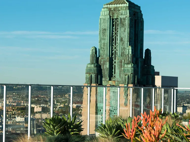 3033 Wilshire — Photo 41