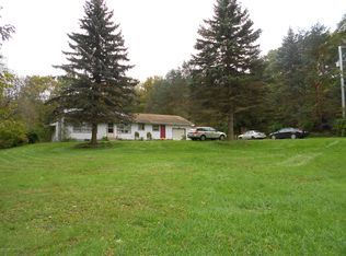 513 Blue Shutters Rd, Roaring Brook Twp, PA 18444