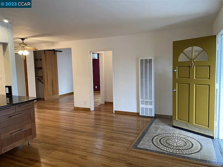 1414 San Carlos Ave — Photo 3