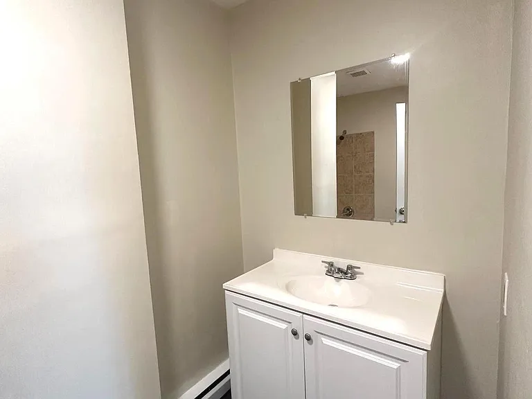 64 W Antietam St #7 — Photo 7