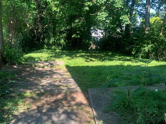 4th image of 145 Lechner Ave