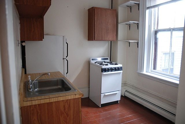 2nd image of 38 Charles St