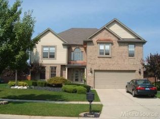 15841 Sugar Maple Dr, Fraser, MI 48026