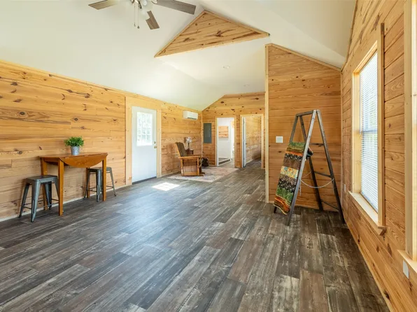 19170 Fm 1602, Hico, TX 76457