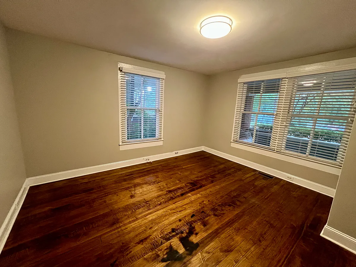 Bedroom #1 - 208 S Summit Ave