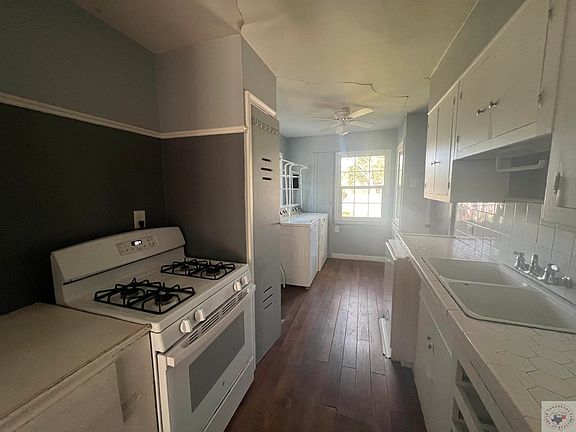 3rd image of 3321 Rhozine Ln