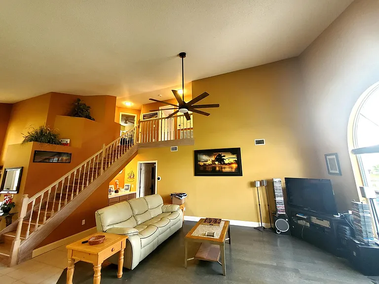1104 Plover Pl — Photo 5