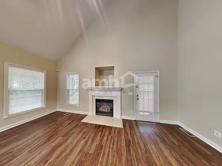 1725 Woodland Pointe Dr — Photo 7