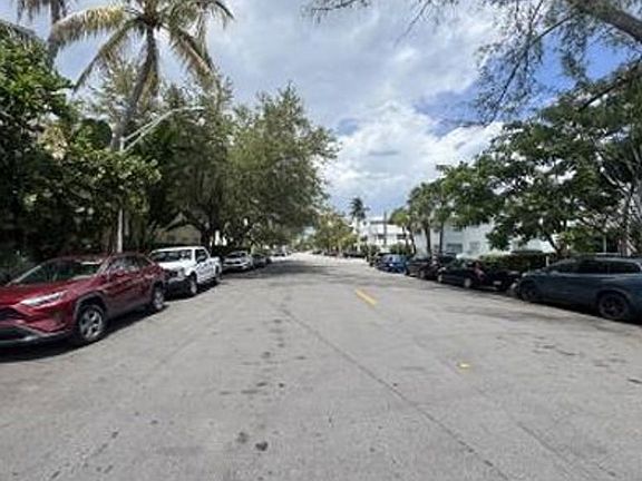 Exterior Neighborhood (street photo)