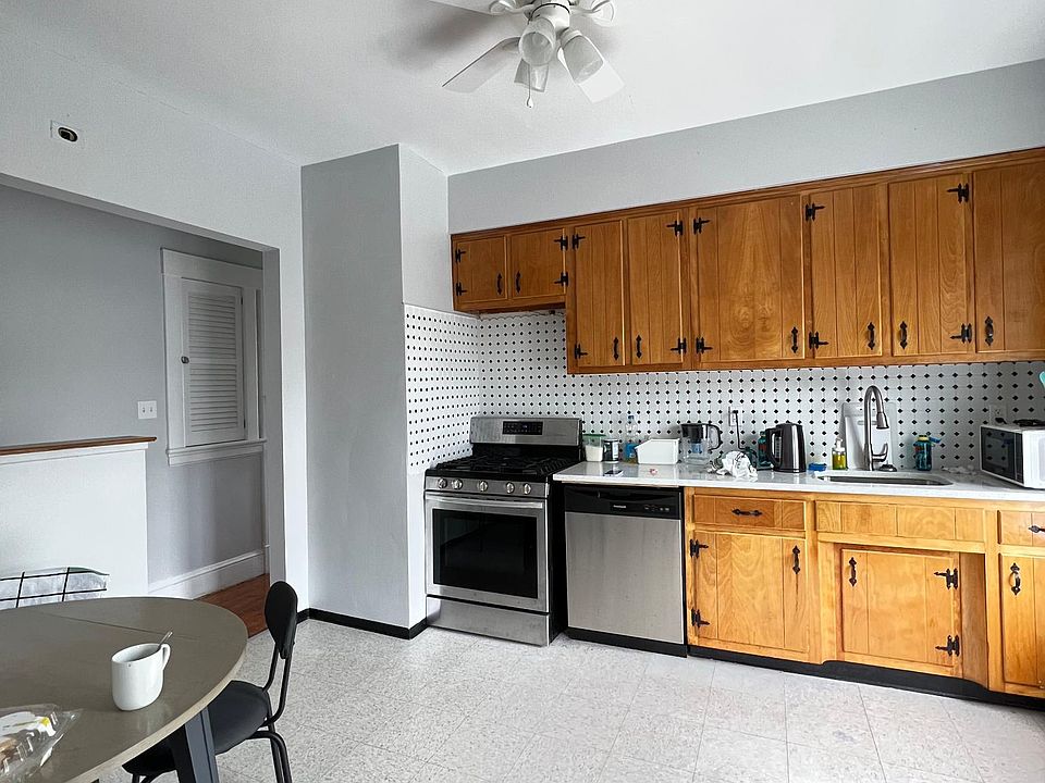 1st image of 70 8th St Floor 2